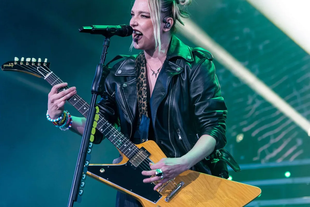 Lzzy Hale de Halestorm